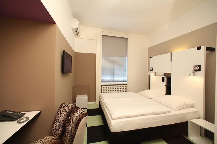 Hotel Cristall - Frankfurt City Frankfurt am Main Room photo